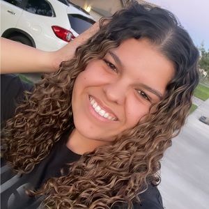 Meet your Posher, Jazmin